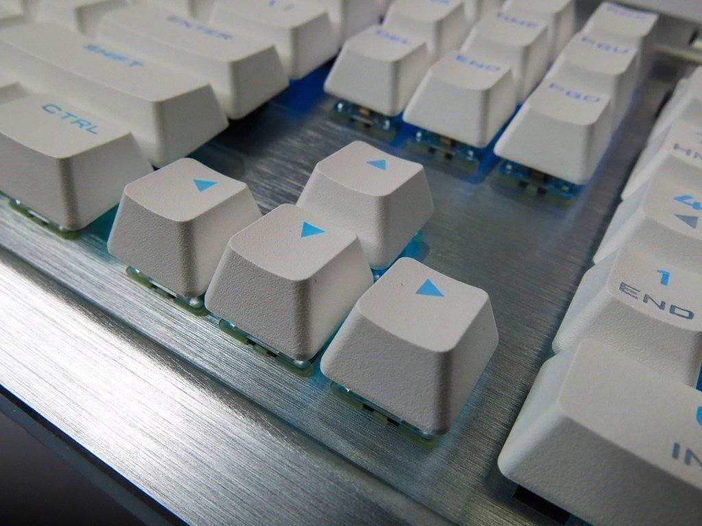 om-products-corsair-k70-rgb-mk-2-se-8_b97be481a58048469906b97e256eddd3_5d93cc9d14bc4908897fff3a871fb9ee_master