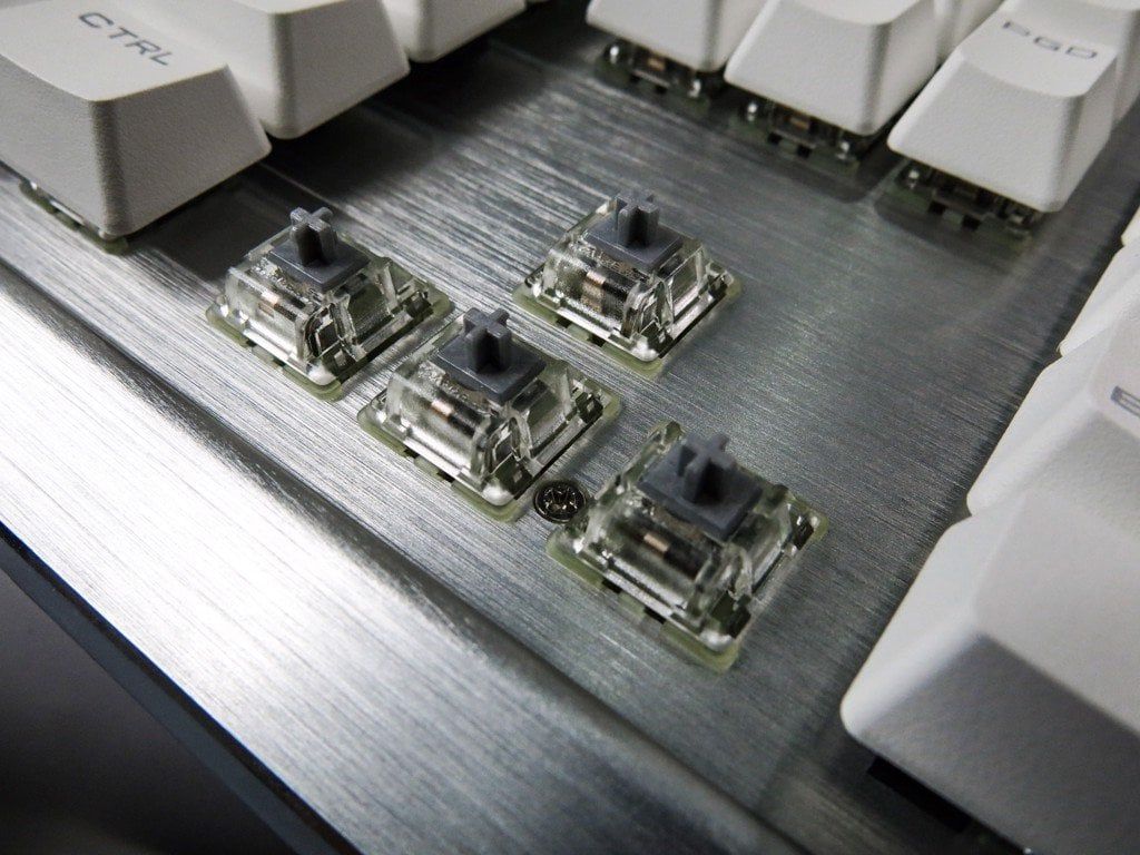 om-products-corsair-k70-rgb-mk-2-se-9_acf51bd2be5d426681e10bf9a8841f12_b0de066410b74abfb66c5cfda36d6c41_master